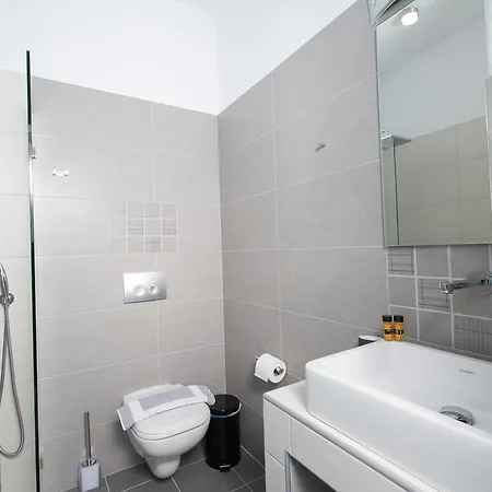 アパートホテル Korali Palace